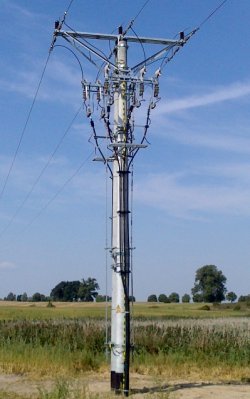 słup w linii 15 kV z linią kablową SN